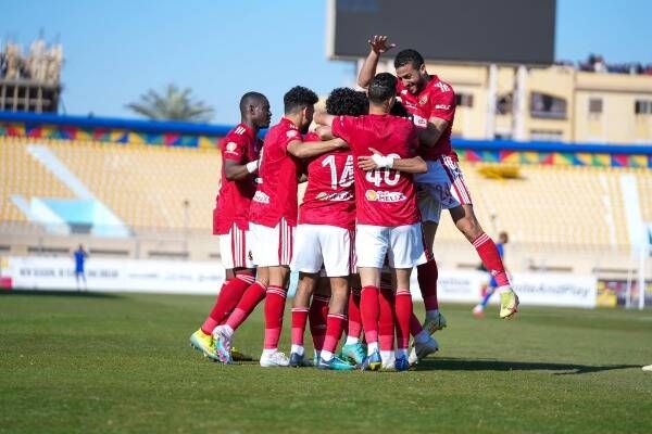 لاعبو الأهلي