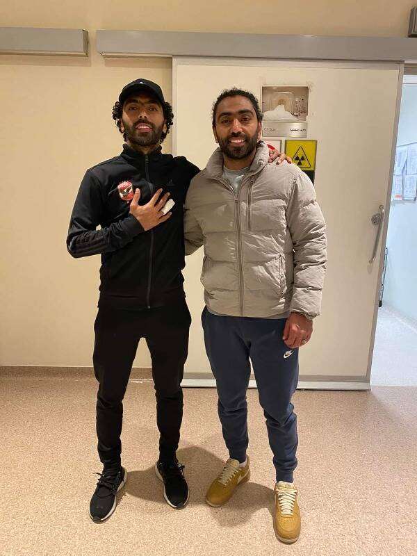 حسين الشحات وشقيقه