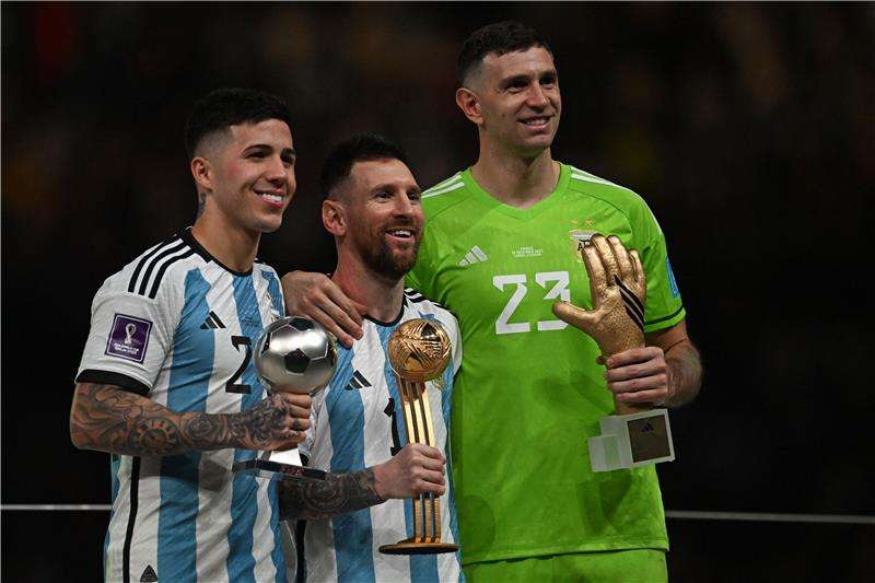 مارتينيز وميسي وإنزو فيرنانديز