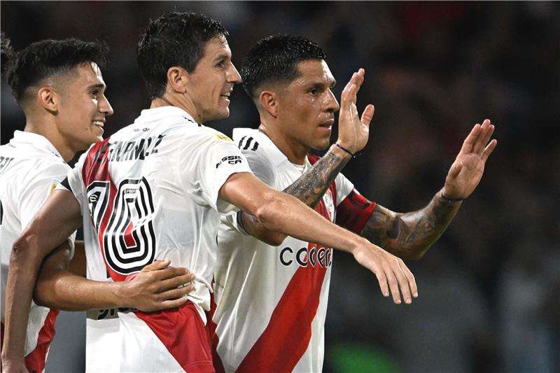 لاعبو ريفر بليت