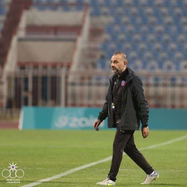 علي عاشور مدرب الكويت