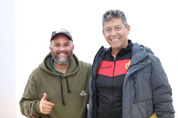 البرازيلي ريكاردو (يمين)