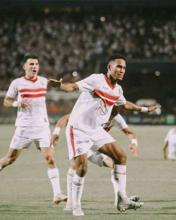 الجزيري (يمين)