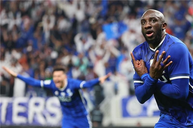 لاعبا الهلال