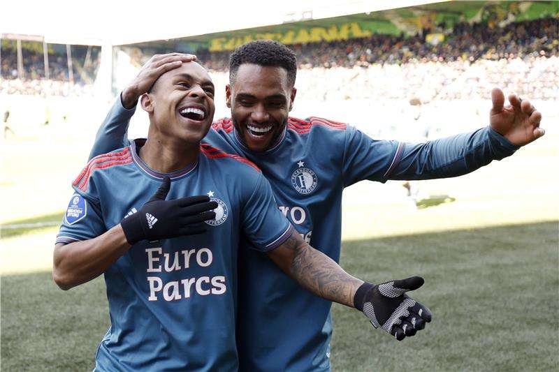 فرحة لاعبي فينورد