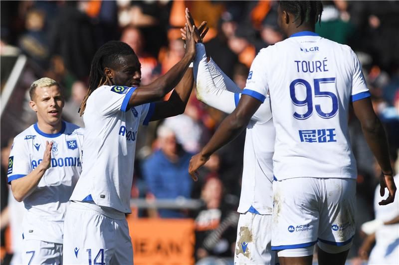 لاعبو أوكسير