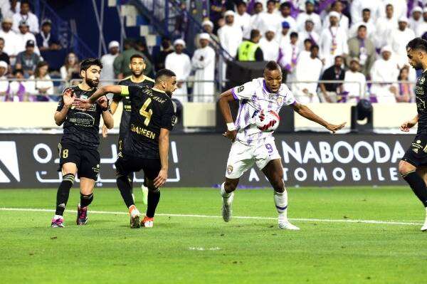 من الدوري الإماراتي