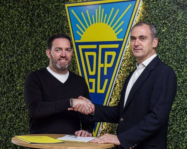 جانب من إعلان التعاقد