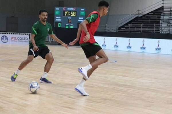 من مران أخضر الصالات