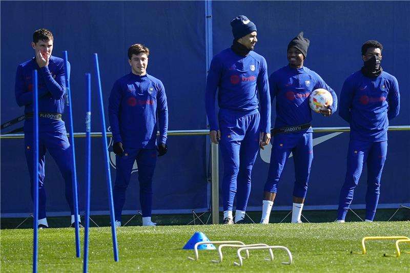 لاعبو برشلونة