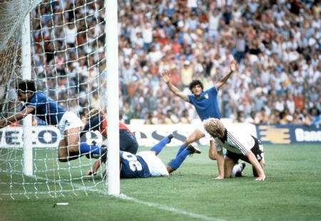 لقطة من اللقاء النهائى لبطولة كأس العالم بين ايطاليا والمانيا 1982