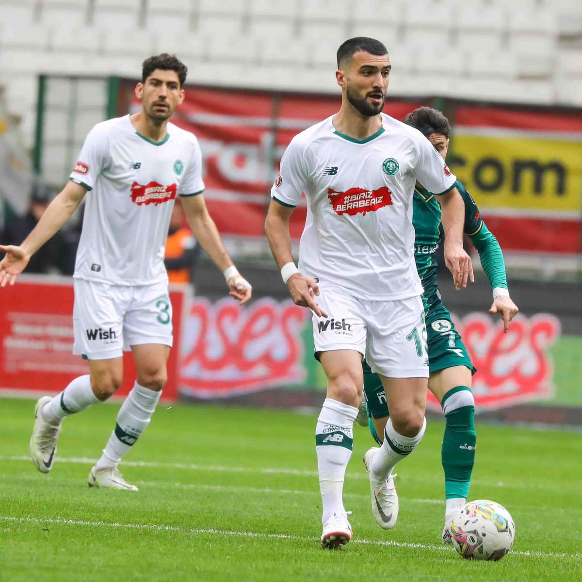 جانب من اللقاء (نقلا عن حساب الفريق علي تويتر)