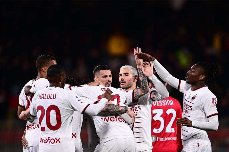 لاعبو ميلان