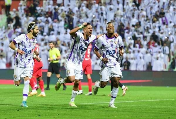 لاعبو العين