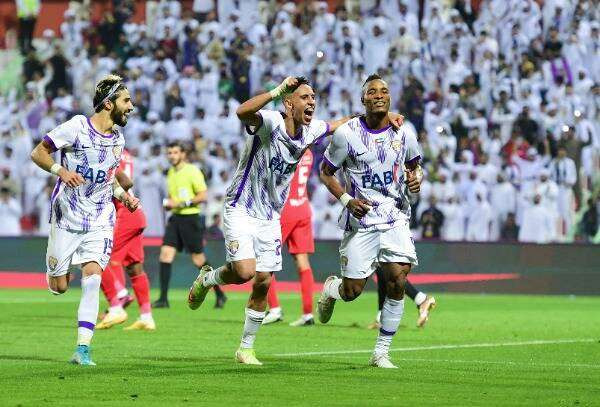 لاعبو العين