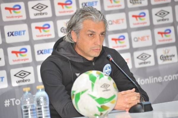 داركو نوفيتش خلال المؤتمر الصحفي