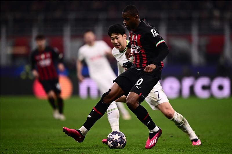 لقاء سابق بين الفريقين