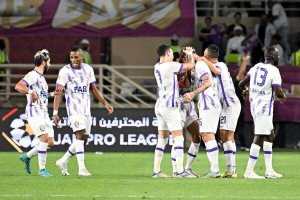 لاعبو العين