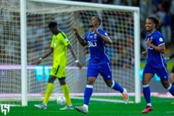 جانب من مباراة الهلال والتعاون