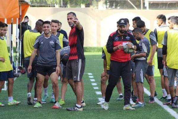 المدرب سعيد الكرد يوجه اللاعبين