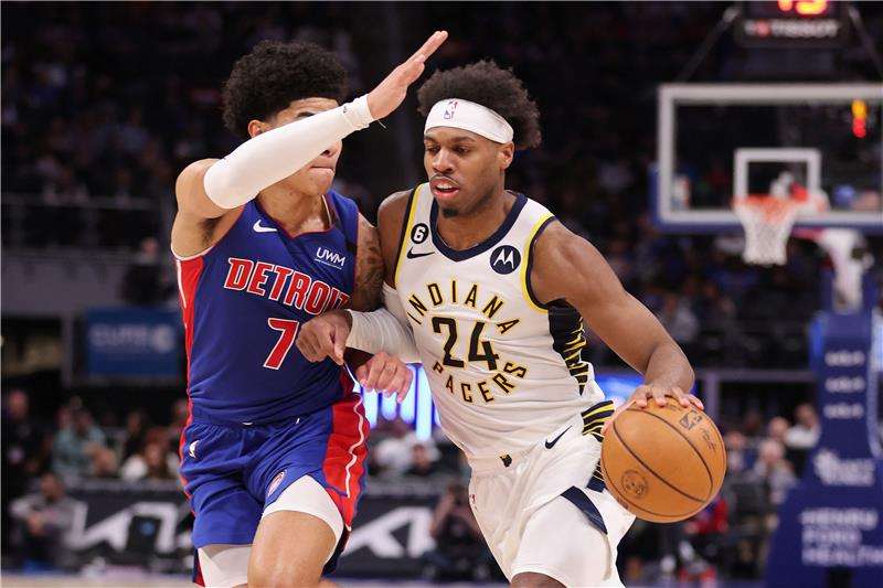 من مباراة إنديانا بيسرز وديترويت بيستونز