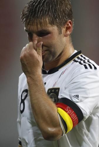 2010-08-12t063049z_01_cha127_rtridsp_3_soccer-friendly_reuters