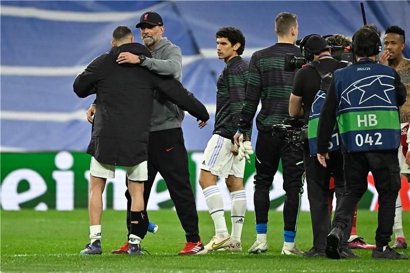 كلوب مع لاعبي ريال مدريد
