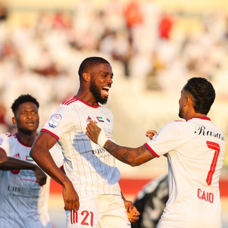 لاعبو الشارقة