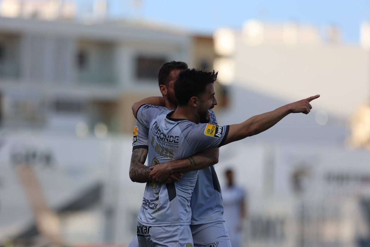 جانب من اللقاء (نقلا عن حساب الفريق على تويتر)