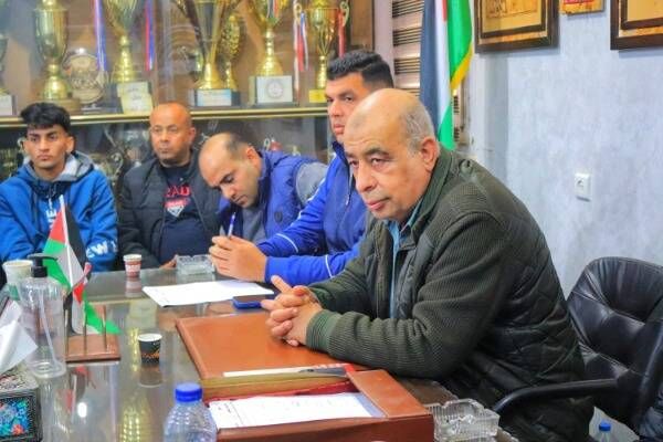 إدارة شباب رفح مع اللاعبين