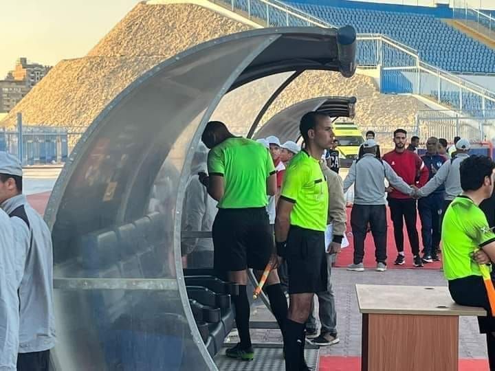 لحظة مشاهدة الحكم للقطة