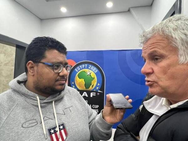 زوران مانولوفيتش مع مراسل كووورة