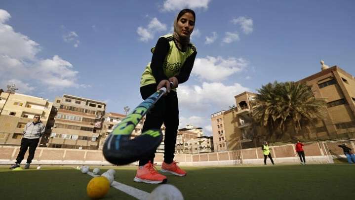 من تدريبات فريق الهوكي للسيدات بنادي الشرقية