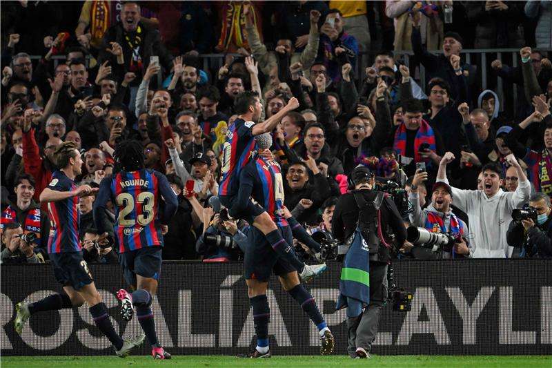 لاعبو برشلونة