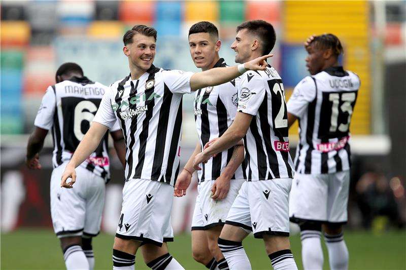 لاعبو أودينيزي