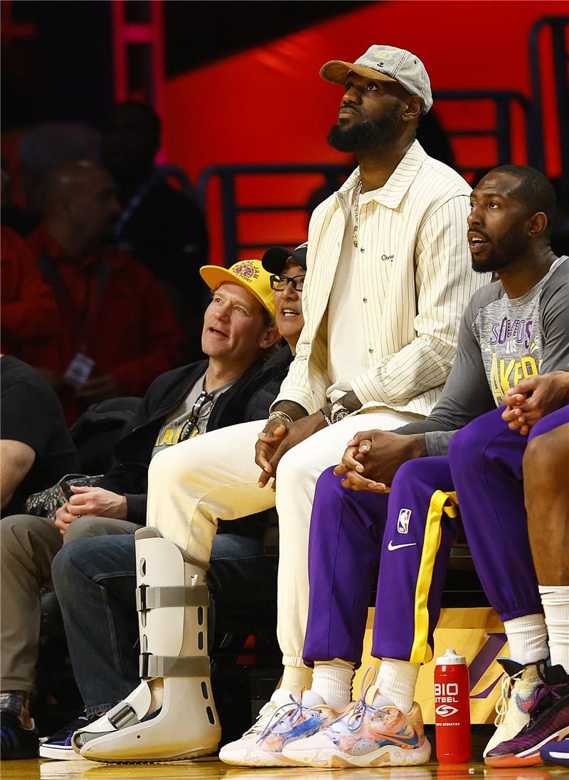 ليبرون جيمس