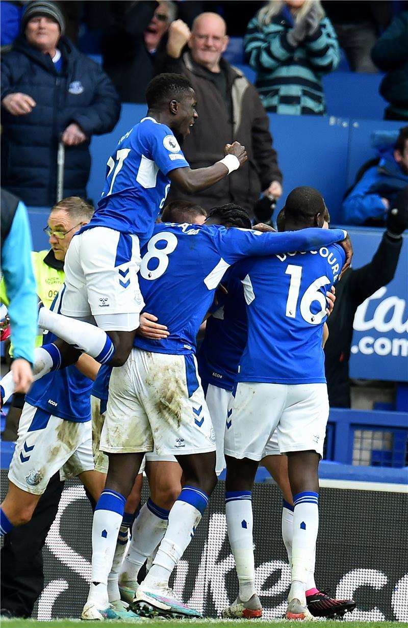 لاعبو إيفرتون