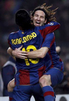 رونالدينيو وميسي