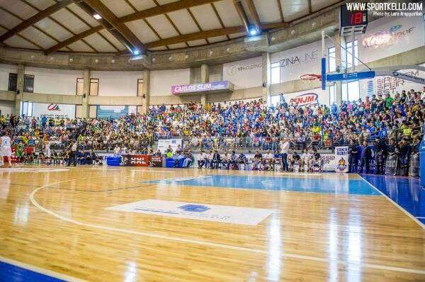 من ملعب المباراة