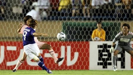 ناهومي كاواسومي عند إحرازها الهدف الثاني بالمباراة