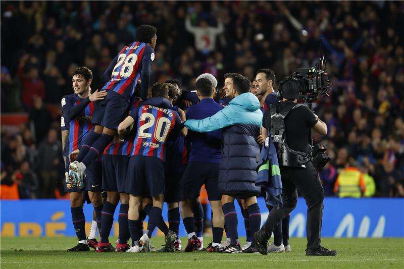 لاعبو برشلونة