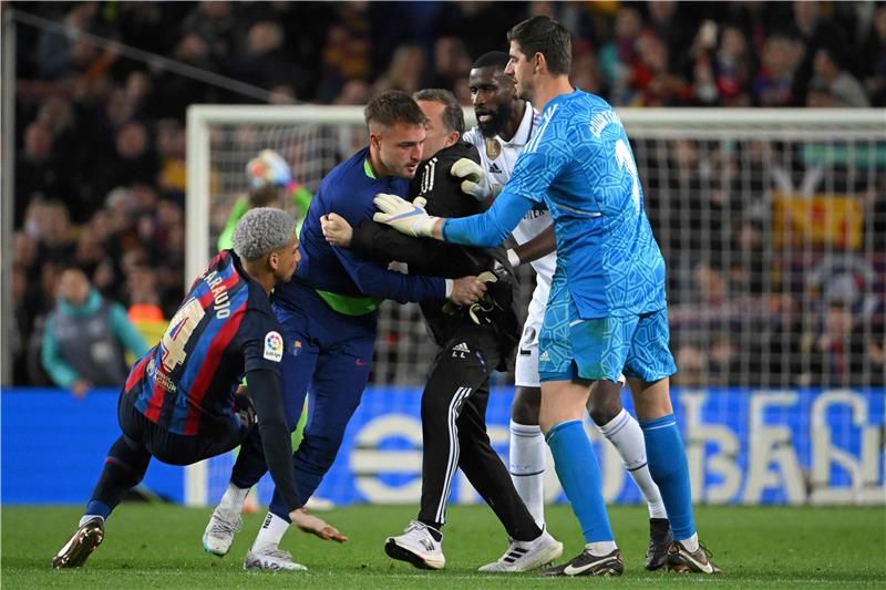 أرناو تيناس