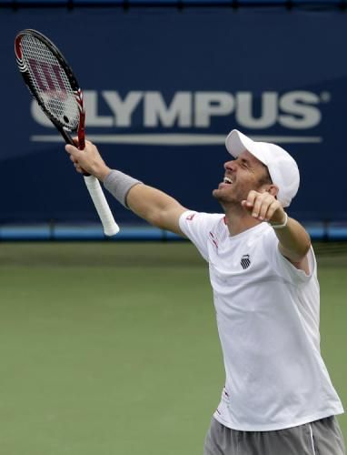 2011-08-19t195113z_01_cin26_rtridsp_3_tennis-men_reuters