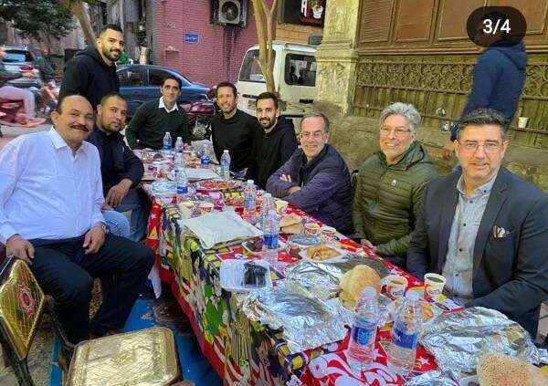 فيتوريا يتناول إفطار رمضان