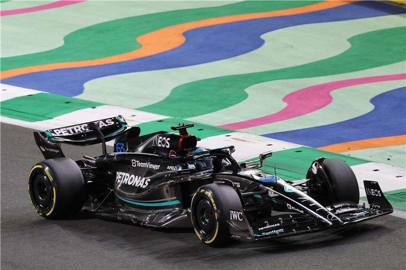 سيارة جورج راسل