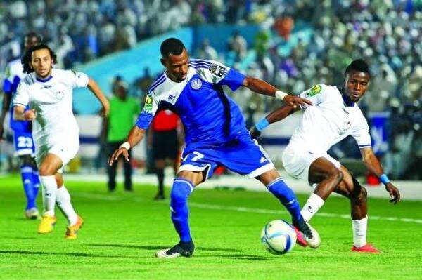 جانب من مباراة الهلال وسموحة