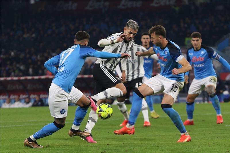 من مواجهة نابولي ويوفينتوس الأخيرة