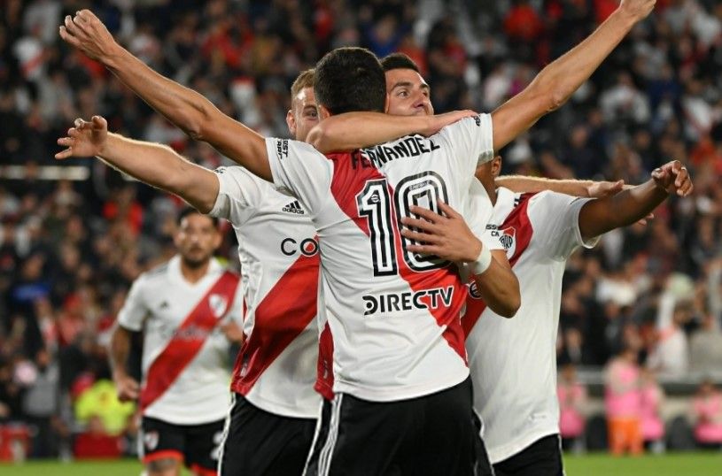 لاعبو ريفر بليت