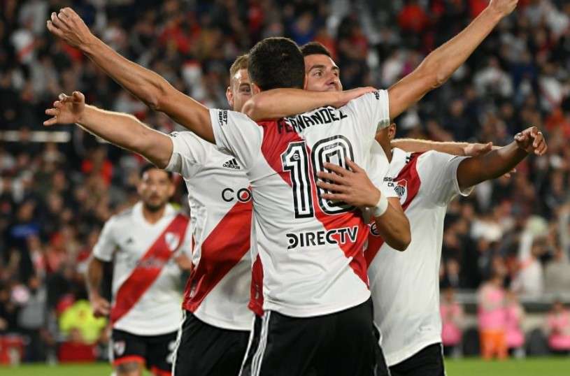 لاعبو ريفر بليت