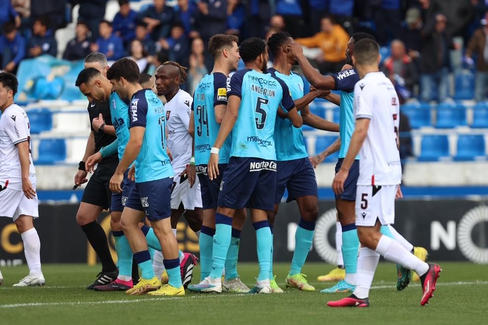 من المواجهة